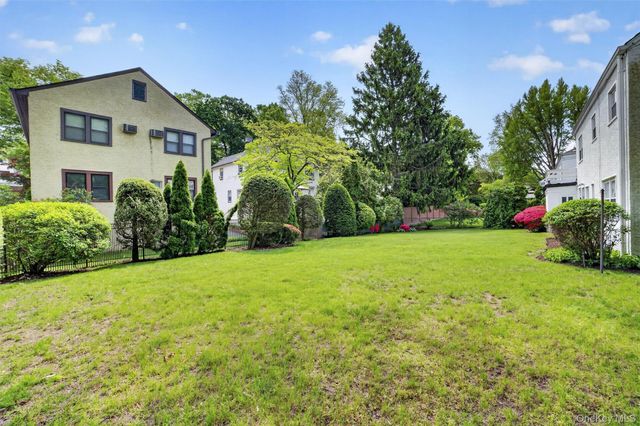 395 Packman Avenue, Mount Vernon, NY 10552