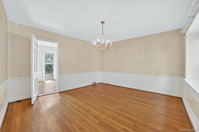 395 Packman Avenue, Mount Vernon, NY 10552