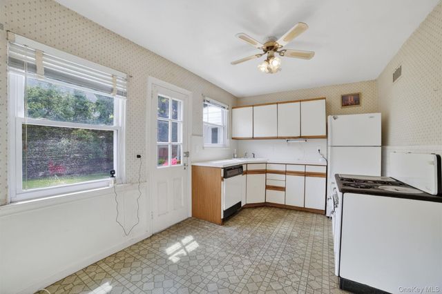395 Packman Avenue, Mount Vernon, NY 10552