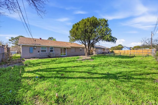 3833 Finley Road, Irving, TX 75062