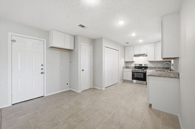 3833 Finley Road, Irving, TX 75062