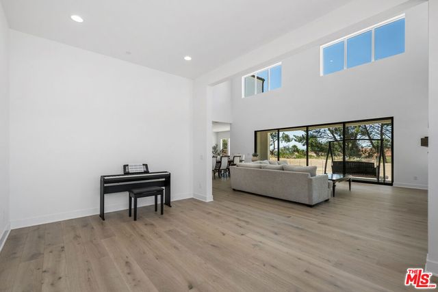 11091 Woodcrest Court, Chatsworth, CA 91311