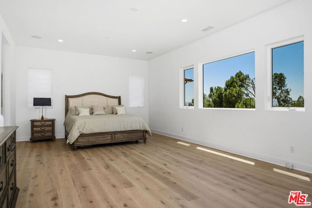 11091 Woodcrest Court, Chatsworth, CA 91311