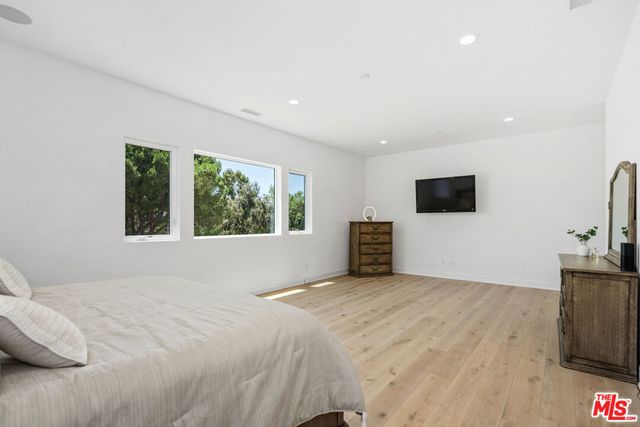 11091 Woodcrest Court, Chatsworth, CA 91311