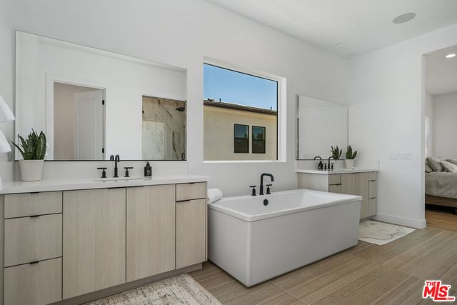 11091 Woodcrest Court, Chatsworth, CA 91311