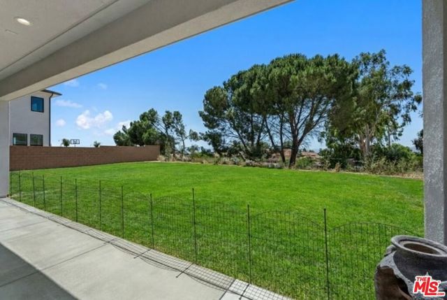11091 Woodcrest Court, Chatsworth, CA 91311