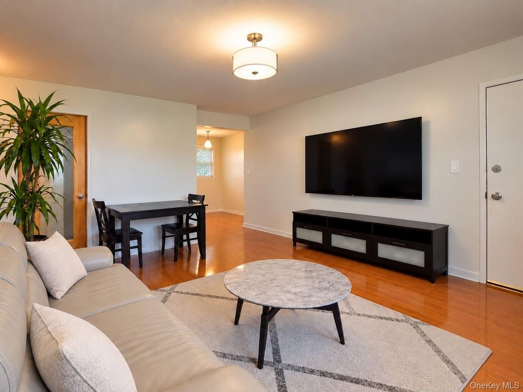 136-51 Jewel Ave A, Kew Garden Hills, NY 11367 — photo 5