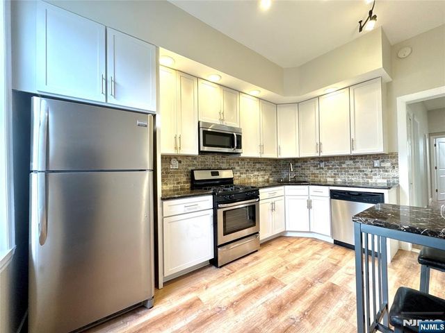 215 Dodd Street 1, Weehawken, NJ 07086