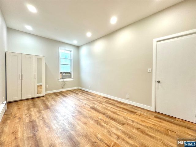 215 Dodd Street 1, Weehawken, NJ 07086