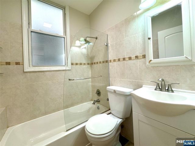 215 Dodd Street 1, Weehawken, NJ 07086