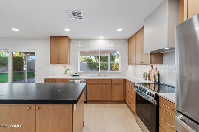 5010 E DAHLIA Drive, Scottsdale, AZ 85254