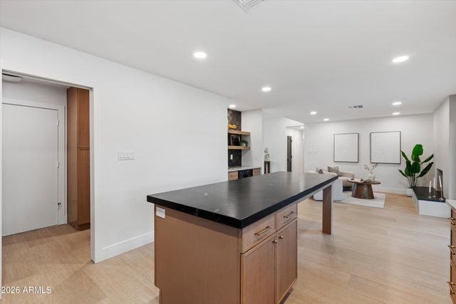 5010 E DAHLIA Drive, Scottsdale, AZ 85254