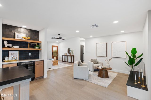 5010 E DAHLIA Drive, Scottsdale, AZ 85254