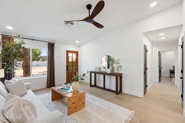 5010 E DAHLIA Drive, Scottsdale, AZ 85254