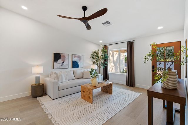 5010 E DAHLIA Drive, Scottsdale, AZ 85254