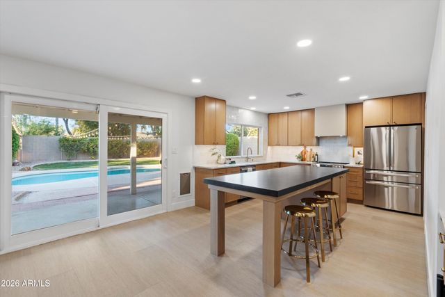 5010 E DAHLIA Drive, Scottsdale, AZ 85254