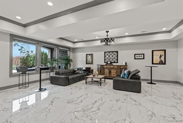 2390 Walnut Lake Road, West Bloomfield, MI 48323