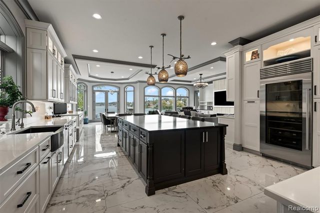 2390 Walnut Lake Road, West Bloomfield, MI 48323