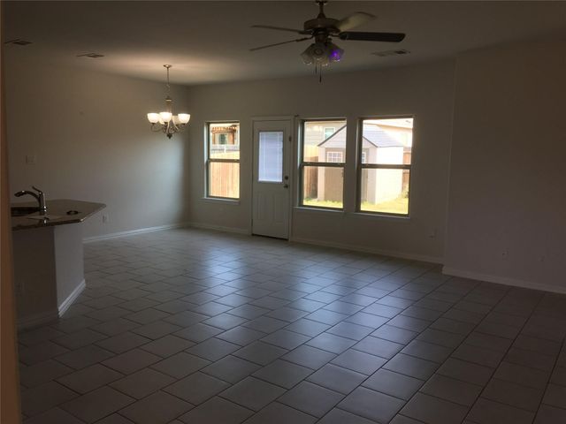 316 Lead Creek Drive, Fort Worth, TX 76131