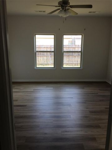 316 Lead Creek Drive, Fort Worth, TX 76131