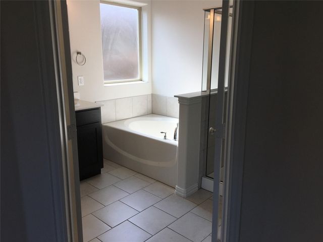 316 Lead Creek Drive, Fort Worth, TX 76131