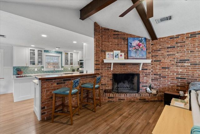 4805 N Burning Tree Drive, Baytown, TX 77521