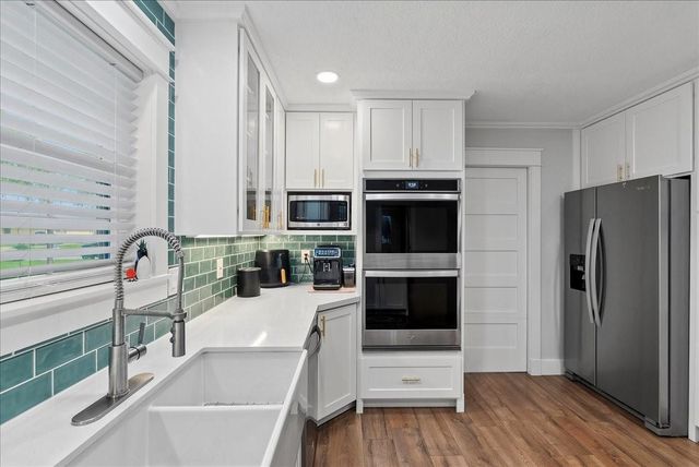 4805 N Burning Tree Drive, Baytown, TX 77521