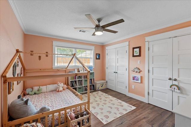 4805 N Burning Tree Drive, Baytown, TX 77521