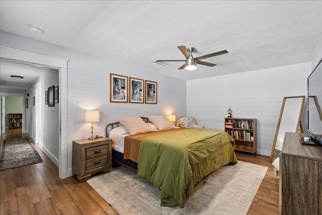 4805 N Burning Tree Drive, Baytown, TX 77521