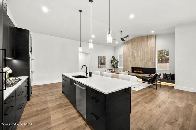 974 E STEEPLE CHASE RD, Hayden, ID 83835