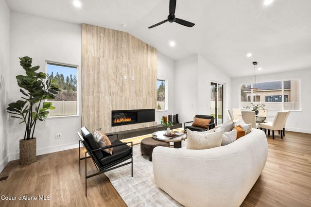 974 E STEEPLE CHASE RD, Hayden, ID 83835