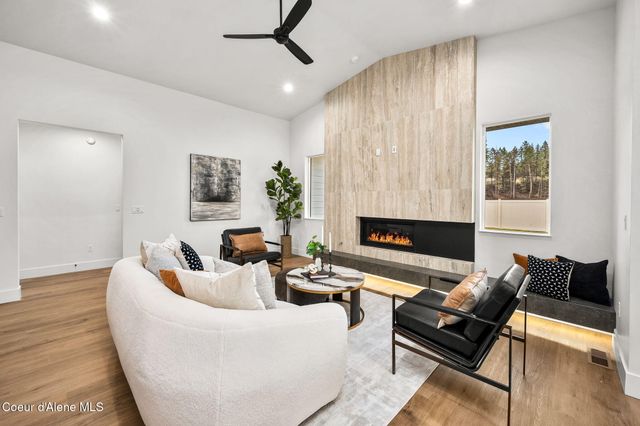 974 E STEEPLE CHASE RD, Hayden, ID 83835