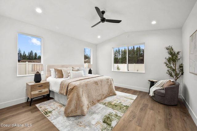 974 E STEEPLE CHASE RD, Hayden, ID 83835