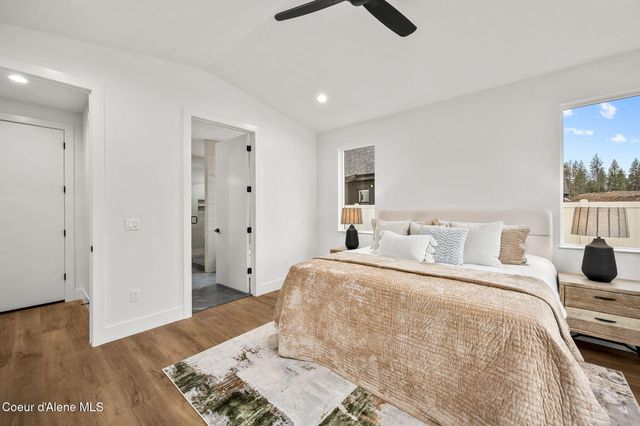 974 E STEEPLE CHASE RD, Hayden, ID 83835