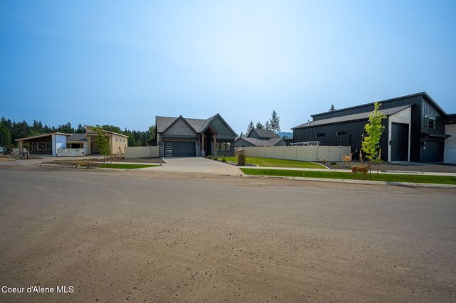 974 E STEEPLE CHASE RD, Hayden, ID 83835