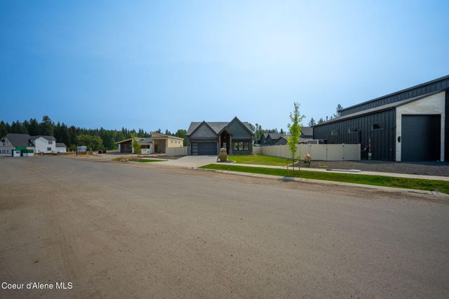 974 E STEEPLE CHASE RD, Hayden, ID 83835