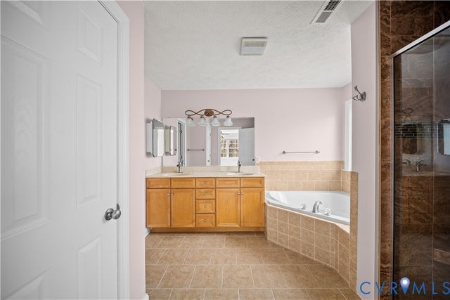 8200 Glamis Ct, Chesterfield, VA 23838