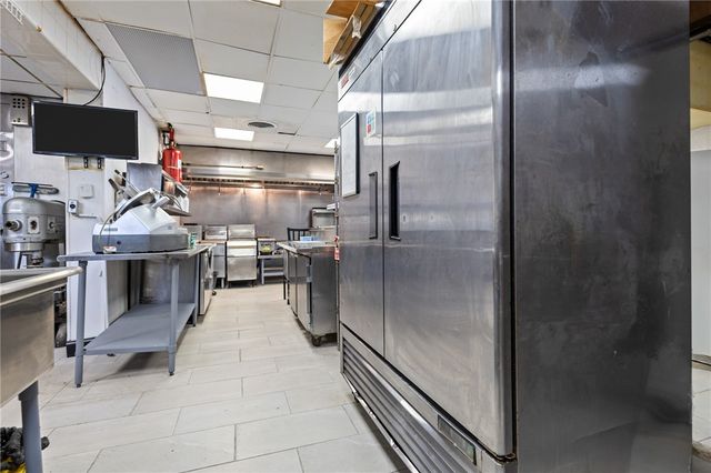 2792 Pawtucket Avenue, East Providence, RI 02914