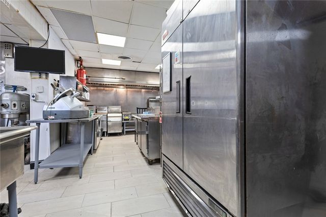 2792 Pawtucket Avenue, East Providence, RI 02914