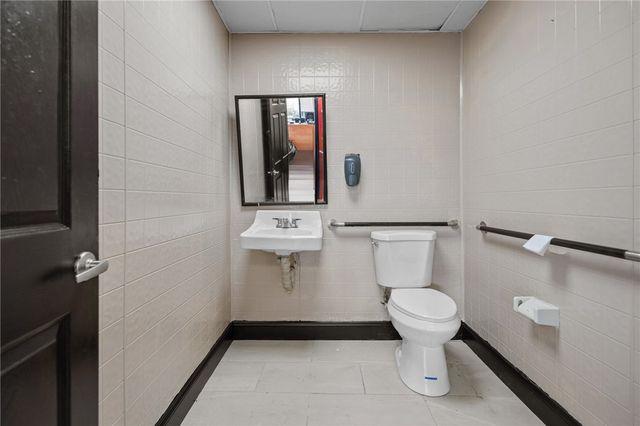 2792 Pawtucket Avenue, East Providence, RI 02914