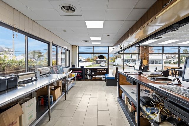 2792 Pawtucket Avenue, East Providence, RI 02914