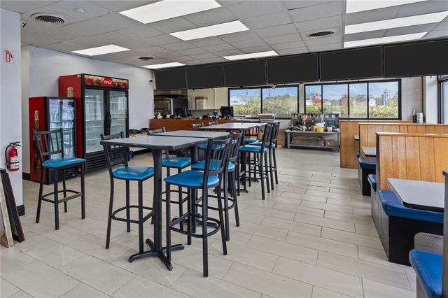 2792 Pawtucket Avenue, East Providence, RI 02914