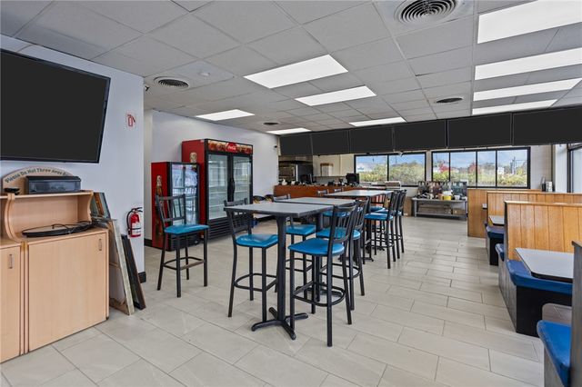 2792 Pawtucket Avenue, East Providence, RI 02914