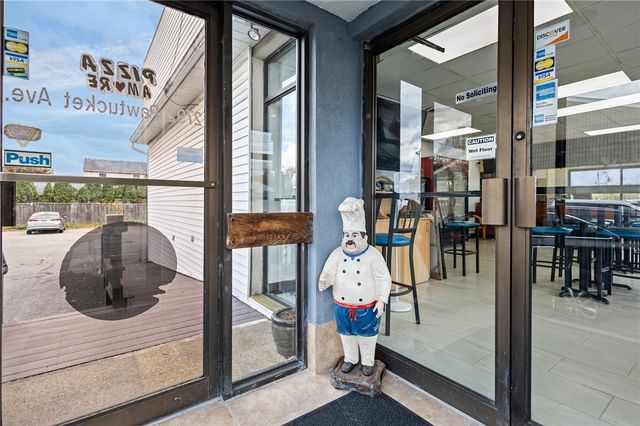 2792 Pawtucket Avenue, East Providence, RI 02914