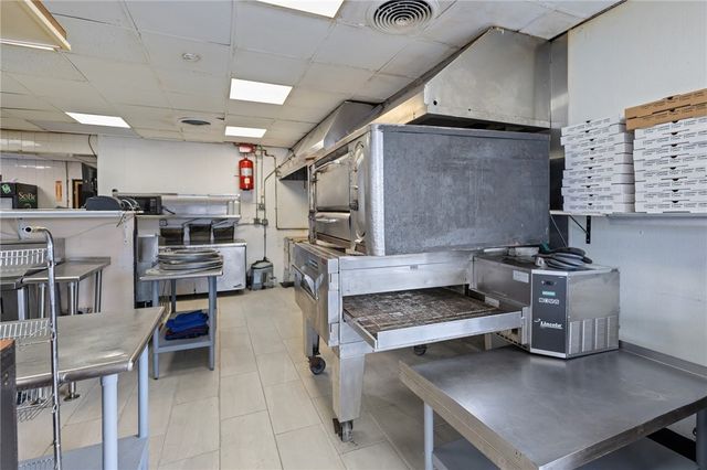 2792 Pawtucket Avenue, East Providence, RI 02914