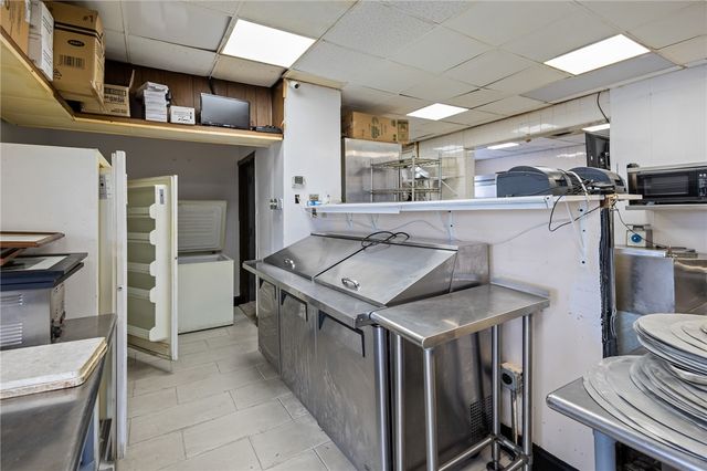 2792 Pawtucket Avenue, East Providence, RI 02914