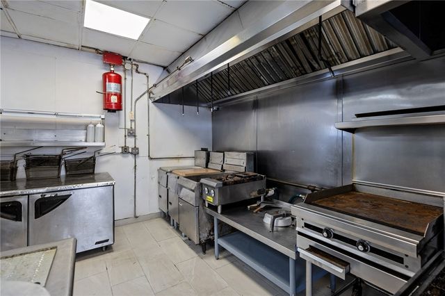 2792 Pawtucket Avenue, East Providence, RI 02914