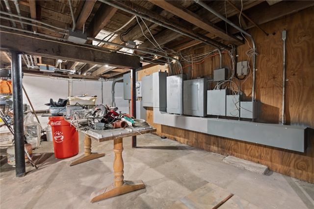 2792 Pawtucket Avenue, East Providence, RI 02914