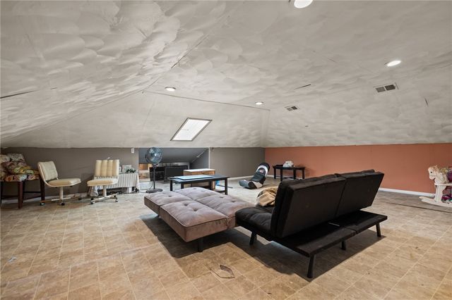 2792 Pawtucket Avenue, East Providence, RI 02914