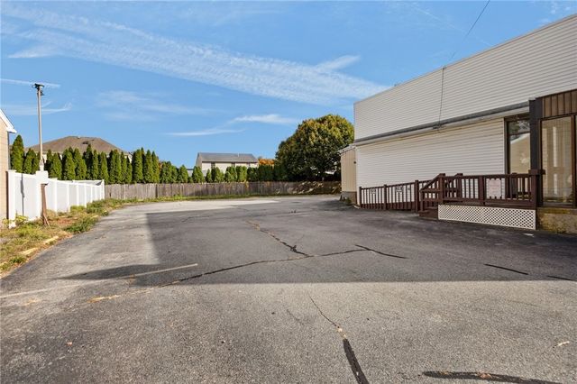 2792 Pawtucket Avenue, East Providence, RI 02914